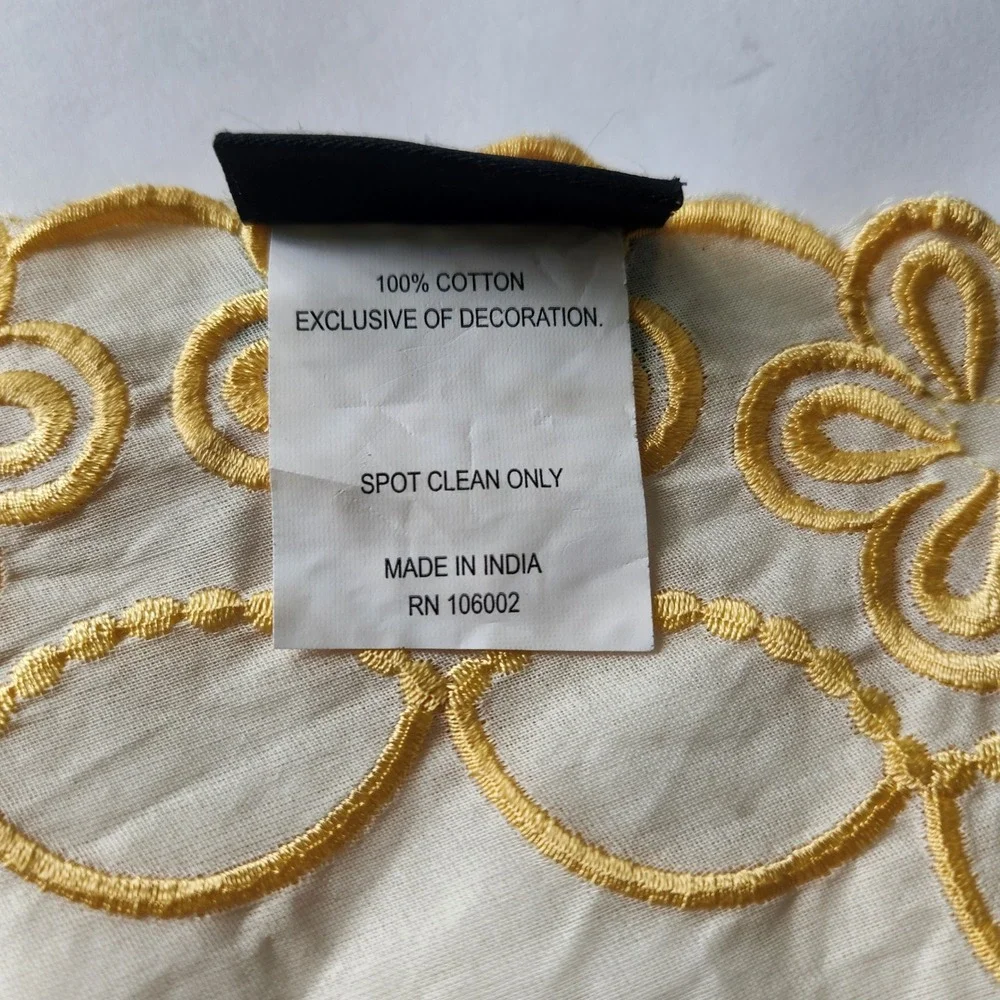 Tahari Home Set of 4 Yellow Floral Embroidered Round Placemats 15